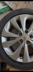 Toyota auris-thumb-1