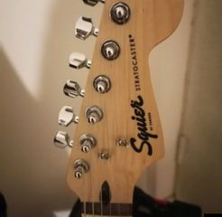 Fender Squier Sonic Stratocaster HT-thumb-2