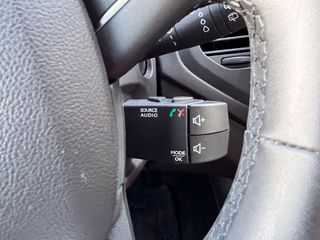 Renault Captur 2018-thumb-38
