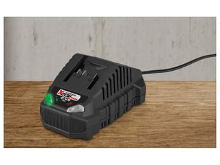 Φορτιστής μπαταρίας PARKSIDE® 20 V »PLG 20 C1«, 2,4A