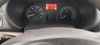 Renault Clio 2004 CLIO-thumb-6