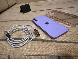 iPhone 12-thumb-4
