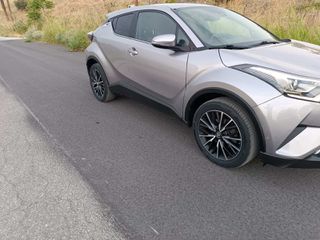 Toyota C-HR 2017 LOUNGE-thumb-2