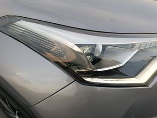 Toyota C-HR 2017 LOUNGE-thumb-10