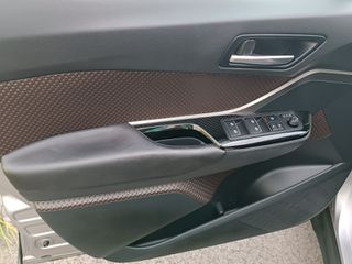 Toyota C-HR 2017 LOUNGE-thumb-24