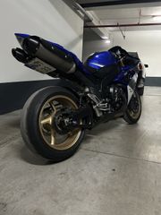 Yamaha YZF-R1 2008-thumb-1