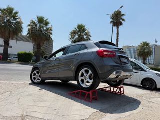 Mercedes-Benz GLA 180 2018 Progressive-thumb-4