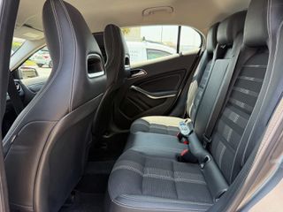 Mercedes-Benz GLA 180 2018 Progressive-thumb-9
