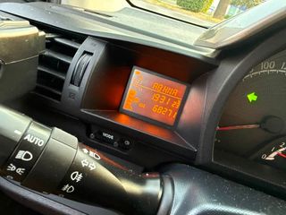 Toyota iQ 2014-thumb-11