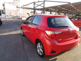 Toyota Yaris 2017-thumb-5