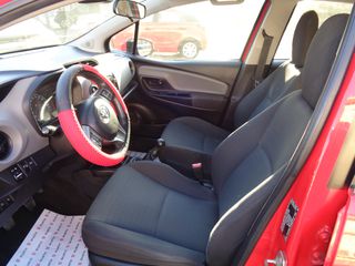 Toyota Yaris 2017-thumb-9