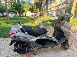 Piaggio XEvo 250 2009-thumb-1