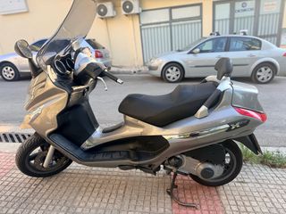 Piaggio XEvo 250 2009-thumb-2