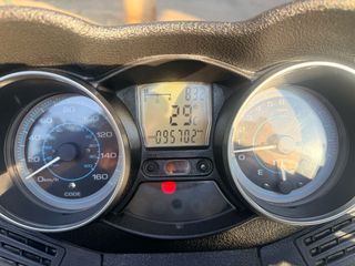 Piaggio XEvo 250 2009-thumb-4