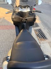 Piaggio XEvo 250 2009-thumb-6