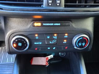 Ford Focus 2018 ST LINE-thumb-12