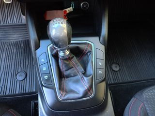 Ford Focus 2018 ST LINE-thumb-14