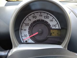 Toyota Aygo 2011 1.0 / 68hp / ελληνικό / πρώτο χέρι-thumb-8