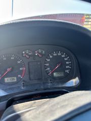Volkswagen Golf 2000 4