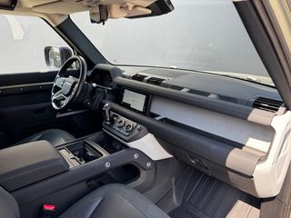 Land Rover Defender 2021 D240 SE-thumb-19