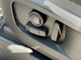 Land Rover Defender 2021 D240 SE-thumb-24