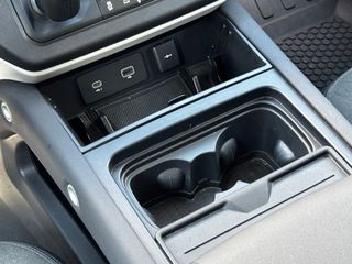 Land Rover Defender 2021 D240 SE-thumb-32