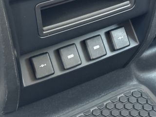 Land Rover Defender 2021 D240 SE-thumb-33