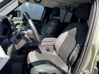 Land Rover Defender 2021 D240 SE-thumb-17