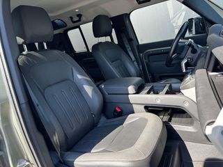Land Rover Defender 2021 D240 SE-thumb-20