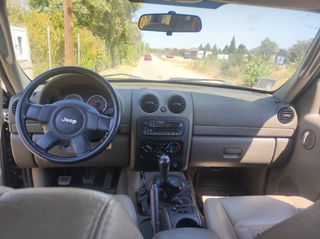 Jeep Cherokee 2005-thumb-8