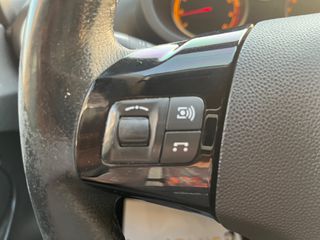 Opel Corsa 2011-thumb-23