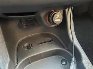 Opel Corsa 2011-thumb-32