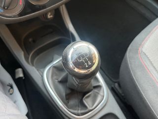 Opel Corsa 2011-thumb-33
