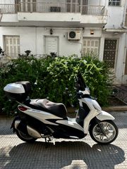 Piaggio Beverly 300 2023-thumb-1