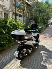Piaggio Beverly 300 2023-thumb-2