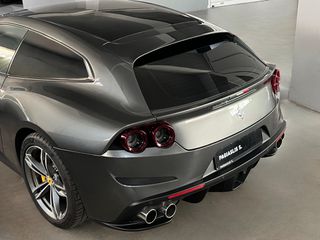 Ferrari GTC4Lusso 2016 V12-thumb-10