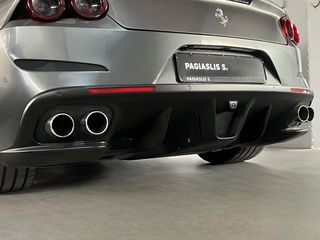 Ferrari GTC4Lusso 2016 V12-thumb-13