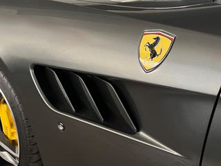 Ferrari GTC4Lusso 2016 V12-thumb-14