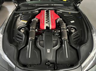 Ferrari GTC4Lusso 2016 V12-thumb-20