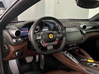 Ferrari GTC4Lusso 2016 V12-thumb-21