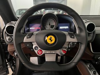 Ferrari GTC4Lusso 2016 V12-thumb-22