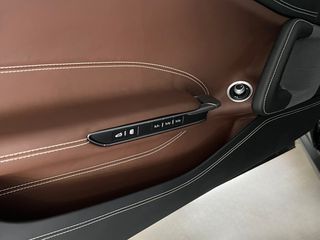 Ferrari GTC4Lusso 2016 V12-thumb-24
