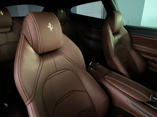 Ferrari GTC4Lusso 2016 V12-thumb-28
