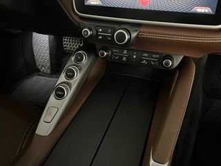 Ferrari GTC4Lusso 2016 V12-thumb-32