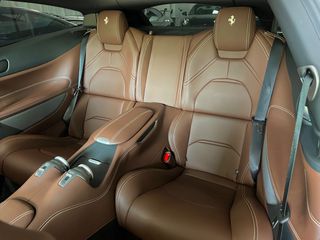 Ferrari GTC4Lusso 2016 V12-thumb-35