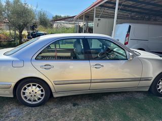 Mercedes-Benz E 200 2001-thumb-1