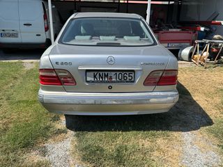Mercedes-Benz E 200 2001-thumb-4