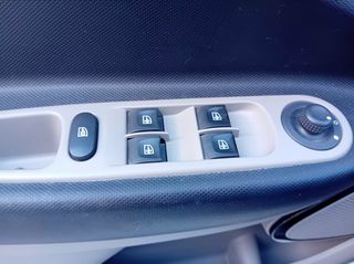 Renault Zoe 2016 electric drive 43 kW Intens-Βοοκ Service-thumb-17