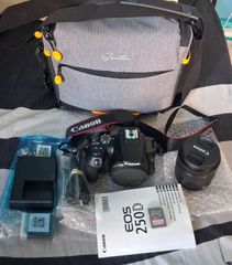Πωλείται κάμερα CANON EOS 250D μαζί με φακό