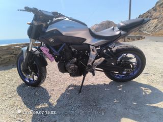 Yamaha MT-07 2015-thumb-1